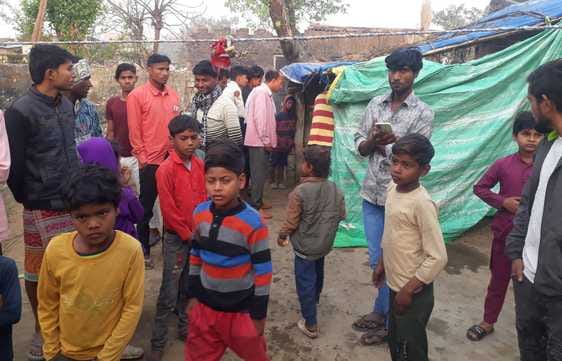 मझगईं में बाघ के हमले में बाल-बाल बचे फूलचंद्र। संवाद मझगईं में बाघ के हमले में बाल-बाल बचे फूलचंद्र। संवाद