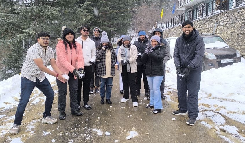 निगुलसरी सलाईडिग पाइंट पर एनएच पाच को बहाल करने में जुटी एनएच प्राधिकरण की जेसीबी मशीन निगुलसरी सलाईडिग पाइंट पर एनएच पाच को बहाल करने में जुटी एनएच प्राधिकरण की जेसीबी मशीन