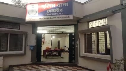 रहस्यमय तरीके से कब्रिस्तान से गायब हुई थी 2 साल पुरानी लाश, तंत्र क्रिया करना चाहते थे,  10 सी
