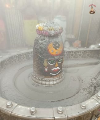 परिवार सहित बाबा महाकाल के दर्शन करने पहुंचे केंद्रीय मंत्री चिराग पासवान परिवार सहित बाबा महाकाल के दर्शन करने पहुंचे केंद्रीय मंत्री चिराग पासवान