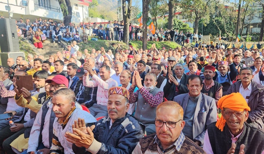 बिलासपुर भाजपा कार्यालय का शिलान्यास करते भाजपा राष्ट्रीय अध्यक्ष एवं केंद्रीय मंत्री जगत प्रका बिलासपुर भाजपा कार्यालय का शिलान्यास करते भाजपा राष्ट्रीय अध्यक्ष एवं केंद्रीय मंत्री जगत प्रका