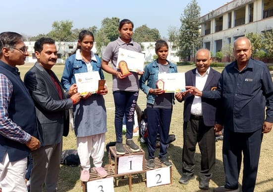 शहर के उपाधि महाविद्यालय में आयोजित वार्षिक कीड़ा प्रतियोगिता में शंतरज प्रतियोगिता में प्रति शहर के उपाधि महाविद्यालय में आयोजित वार्षिक कीड़ा प्रतियोगिता में शंतरज प्रतियोगिता में प्रति