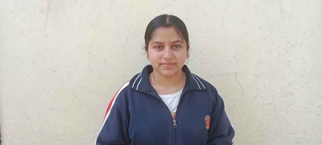 घुमारवीं में हिमाचल प्रदेश स्कूल शिक्षा बोर्ड की परीक्षा देकर बाहर आते विद्यार्थी । संवाद घुमारवीं में हिमाचल प्रदेश स्कूल शिक्षा बोर्ड की परीक्षा देकर बाहर आते विद्यार्थी । संवाद