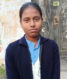 शहर के राजकीय बालिका इंटर कॉलेज परीक्षा केंद्र से परीक्षा देकर आती छात्राएं।संवाद