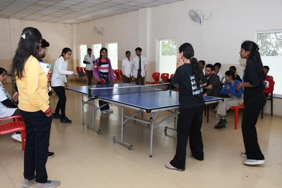 राजपति मिश्रा मेमोरियल क्रिकेट टूर्नामेंट में प्लेयर ऑफ द मैच बने ध्रुव कौशिक राजपति मिश्रा मेमोरियल क्रिकेट टूर्नामेंट में प्लेयर ऑफ द मैच बने ध्रुव कौशिक