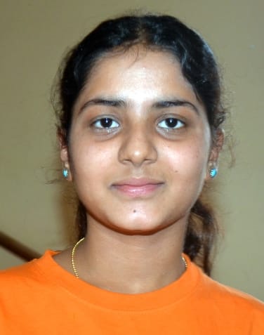 आर्य महिला इण्टर कॉलेज से यूपी बोर्ड की परीक्षा देकर बाहर निकलतीं छात्राएं। संवाद आर्य महिला इण्टर कॉलेज से यूपी बोर्ड की परीक्षा देकर बाहर निकलतीं छात्राएं। संवाद