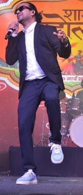 वीवी पीजी डिग्री कॉलेज शामली महोत्सव में रंगारंग कार्यक्रम प्रस्तुत करती हरियाणवी कलाकार  प्रां