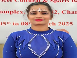 09जेएनडी15-चंडीगढ़ में आयोजित ऑल इंडिया सर्विसेज योगासन चैंपियनशिप में भाग लेती यशोदा आर्या। स् 09जेएनडी15-चंडीगढ़ में आयोजित ऑल इंडिया सर्विसेज योगासन चैंपियनशिप में भाग लेती यशोदा आर्या। स्
