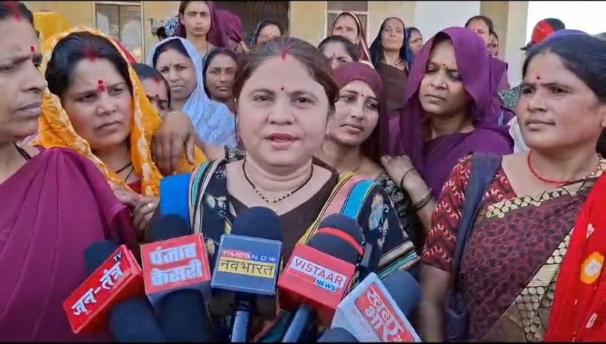 ●मांगों लो लेकर आशा ऊषा, आशा सहयोगिनी संघ ने किया प्रदर्शन, मुख्यमंत्री के नाम कलेक्ट्रेट में स