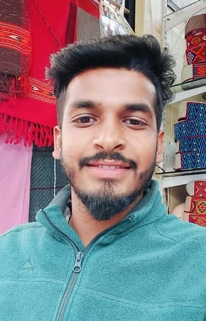 कांगड़ा में होली के लिए सजाई दुकान। संवाद कांगड़ा में होली के लिए सजाई दुकान। संवाद