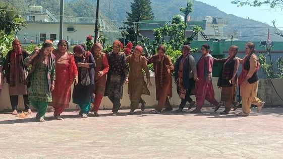 - ग्राम पंचायत अमरकोट के बेहड़ेवाला गांव में होली पर्व पर मनाते ग्रामीण: संवाद - ग्राम पंचायत अमरकोट के बेहड़ेवाला गांव में होली पर्व पर मनाते ग्रामीण: संवाद