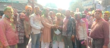 नजीबाबाद के साहनपुर में होली खेलते हुलियार। (स्रोत-क्षेत्रवासी) नजीबाबाद के साहनपुर में होली खेलते हुलियार। (स्रोत-क्षेत्रवासी)
