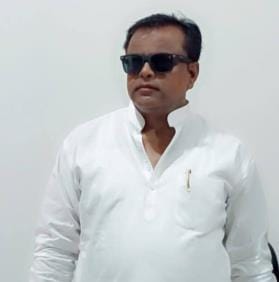 भाजपा कार्यालय पर नवनिर्वाचित महानगर अध्यक्ष सतीश दिवाकर का स्वगात करते कार्यकर्ता। 