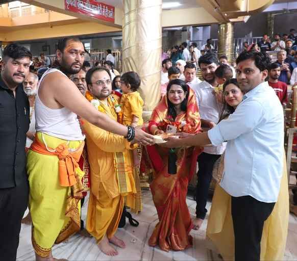 भस्म आरती - त्रिपुंड लगाकर सजे बाबा महाकाल आज दिए त्रिनेत्र  स्वरूप में दर्शन