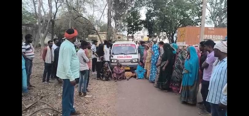 पन्ना में दो पक्षों में खूनी होली के बाद एक की मौत, घटना के बाद मृतक की लाश लेकर परिजनों ने थान
