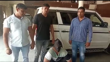 सोनीपत के गांव जवाहरा में भाजपा के मुंडलाना मंडल के अध्यक्ष की हत्या के बाद विलाप करती महिलाएं।