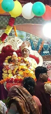 निर्वाण आश्रम रेणुका जी में श्रद्धालुओं को भागवत कथा का रसपान करवाते कथा व्यास आचार्य मोहन चंद्