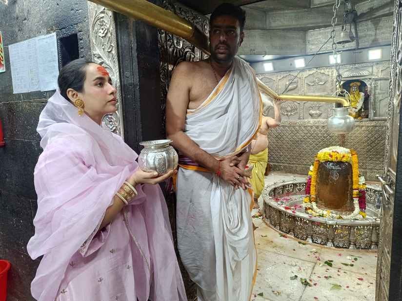 पंजाबी गायिका सुनंदा शर्मा पहुंची बाबा महाकाल के दरबार, मांगी मन की मुराद, कहा - भस्म आरती मे ज