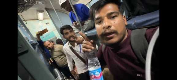 ट्रेन नंबर 14887 में सुविधा शुल्क के संबंध में यात्री द्वारा रेल मंत्री को भेजी गई शिकायत। ट्रेन नंबर 14887 में सुविधा शुल्क के संबंध में यात्री द्वारा रेल मंत्री को भेजी गई शिकायत।