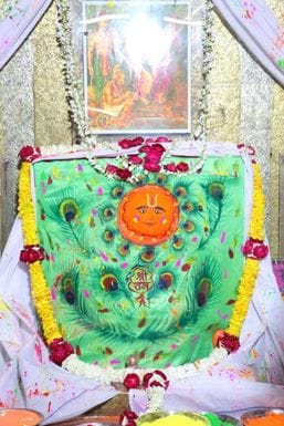 बाबा गुमानदेव हनुमान के आंगन मे मना रंगोत्सव, मंत्रोच्चार के साथ लगाया गया अबीर गुलाल, चांदी की बाबा गुमानदेव हनुमान के आंगन मे मना रंगोत्सव, मंत्रोच्चार के साथ लगाया गया अबीर गुलाल, चांदी की