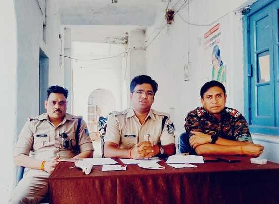 पुलिस ने लूट का किया खुलासा, आठ हजार के इनामी 3 आरोपी गिरफ्तार... पुलिस ने लूट का किया खुलासा, आठ हजार के इनामी 3 आरोपी गिरफ्तार...