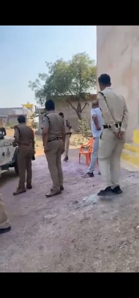 देह व्यापार की शिकायतों पर पुलिस की जांच शुरू... स्पा सेंटर सहित एक दर्जन स्थानों पर छापे, आधा 