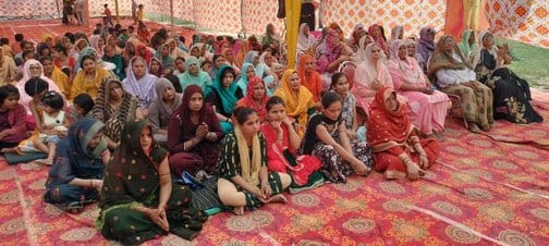 ढ़ीपुख़्ता में स्थित श्री हनुमान धाम पर भागवत कथा करते किरण चंद्र महाराज । संवाद