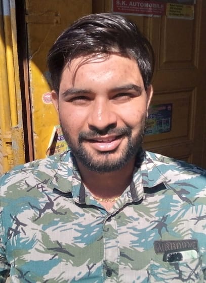 फोटो 10: जयंत कुमार, दुकानदार फोटो 10: जयंत कुमार, दुकानदार