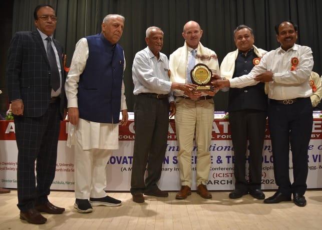 आर्य कॉलेज में आयोजित कार्यक्रम में उपस्थिति। आर्य कॉलेज में आयोजित कार्यक्रम में उपस्थिति।