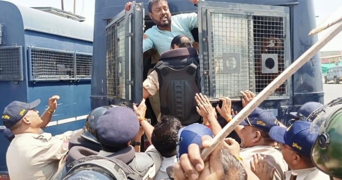 जोयो चौराहे से जनसंघर्ष समिति का टेंट तंबू भी हटाया
