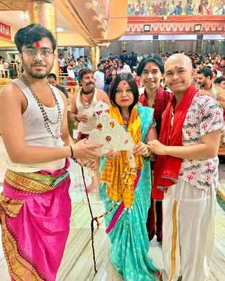 मस्तक पर त्रिपुंड और त्रिशूल लगाकर सजे बाबा महाकाल आज भस्म आरती मे दिए इस स्वरूप मे दर्शन