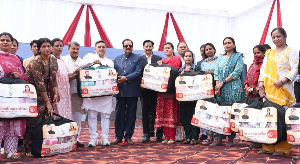 एमबी इंटर कॉलेज मैदान में आयोजित बहुउद्देशिय शिविर एवं रोजगार मेले में पुस्तक का विमोचन करते सा एमबी इंटर कॉलेज मैदान में आयोजित बहुउद्देशिय शिविर एवं रोजगार मेले में पुस्तक का विमोचन करते सा