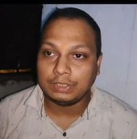 लूट की घटना के बाद सहसवान कोतवाली में जुटे व्यापारी। संवाद लूट की घटना के बाद सहसवान कोतवाली में जुटे व्यापारी। संवाद