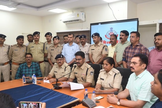 चैकिंग पाइंट पर पकड़ाए संदिग्ध पूछताछ की तो हो गया चोर गिरोह का खुलासा