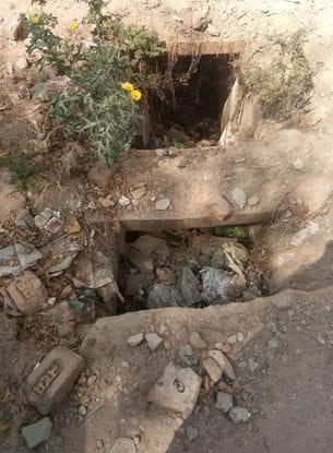 फोटो संख्या:-52 बुचौली रोड पर कूड़े से अटा पड़ा नाला---संवाद फोटो संख्या:-52 बुचौली रोड पर कूड़े से अटा पड़ा नाला---संवाद