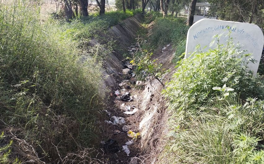फोटो संख्या:-60 पानी के अभाव में सूखी पड़ी गांव माजरा स्थिति दौहान नदी---संवाद