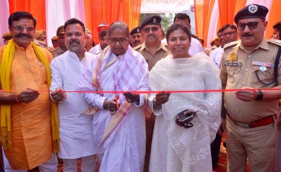 गुलड़िया में कार्यक्रम का उद्घाटन करते भाजपा नेता शैलेश पाठक। संवाद