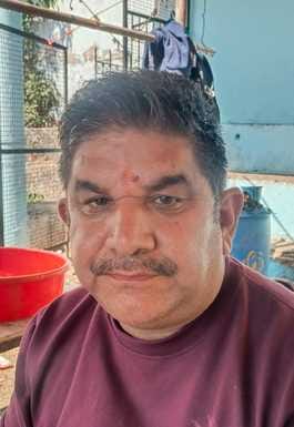 नगरोटा बगवां के लिदबड़ मेले में ग्राहक का इंतजार करते हुए दुकानदार। संवाद नगरोटा बगवां के लिदबड़ मेले में ग्राहक का इंतजार करते हुए दुकानदार। संवाद