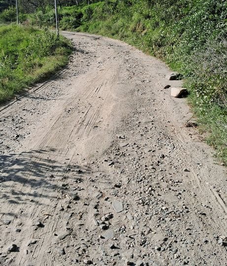 सेब सीजन से पहले लोक निर्माण सुधारेगा खस्ताहाल सडक़ों की हालत। संवाद सेब सीजन से पहले लोक निर्माण सुधारेगा खस्ताहाल सडक़ों की हालत। संवाद