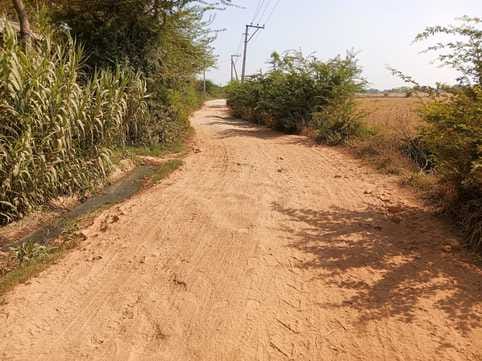 कौड़िहार ब्लॉक के निकट अग्निशमन केंद्र स्थापना के लिए लगा बोर्ड