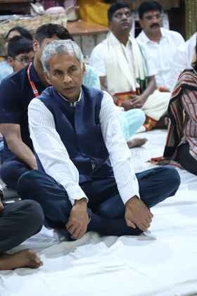 भस्म आरती मे त्रिनेत्र स्वरूप मे नजर आए बाबा महाकाल, मुख्य सचिव जैन पहुंचे दर्शन करने, आज आया य