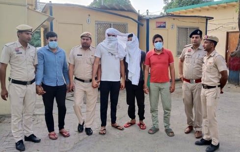 फोटो :33: सोनीपत के बहालगढ़ थाना क्षेत्र में युवती से सामूहिक दुष्कर्म के आरोप में गिरफ्तार आरो फोटो :33: सोनीपत के बहालगढ़ थाना क्षेत्र में युवती से सामूहिक दुष्कर्म के आरोप में गिरफ्तार आरो