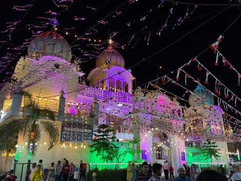 गुरुद्वारा बाबा जोध सचियार में अरदास करते संगत। स्रोत : सोशल मीडिया गुरुद्वारा बाबा जोध सचियार में अरदास करते संगत। स्रोत : सोशल मीडिया