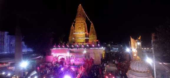 कुरुक्षेत्र। शोभा यात्रा की अगुवाई करती 5100 कलशधारी महिलाएं। संवाद