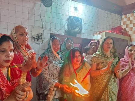 फोटोक संख्या:62- माता भूरा भवानी मंदिर में निशान लेकर पहुंचे श्रद्धालु--स्रोत- आयोजक फोटोक संख्या:62- माता भूरा भवानी मंदिर में निशान लेकर पहुंचे श्रद्धालु--स्रोत- आयोजक