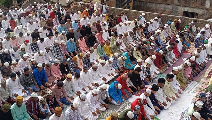 देवास शहर और जिले में हर्षोउल्लास के साथ मनाया गया है ईद का पर्व