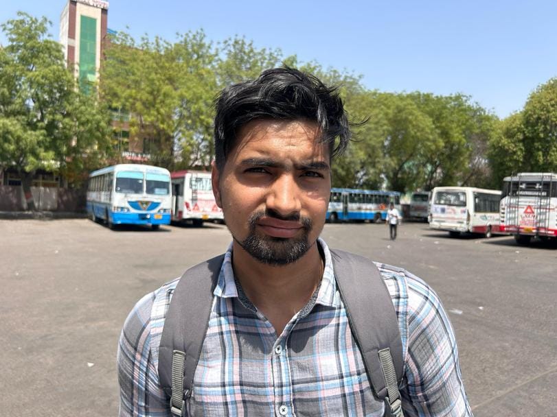 04सीटीके19 सुरेंद्र शर्मा, यात्री। 04सीटीके19 सुरेंद्र शर्मा, यात्री।