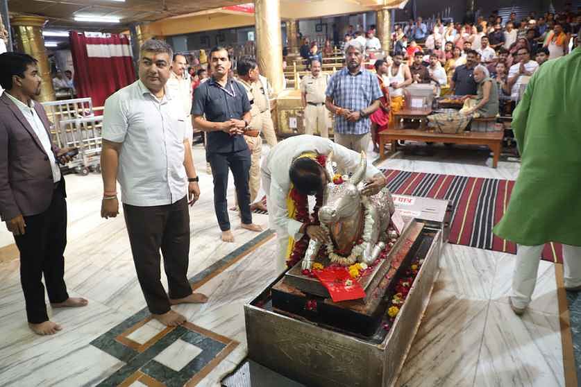 भस्म आरती के पहले कुछ इस तरह किया गया पंचामृत अभिषेक