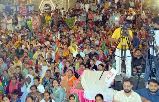 शामली के हनुमान धाम पर झुन्झुनू वाली के विराट वार्षिक महोत्सव में भजन प्रस्तुत करते भजन गायक शामली के हनुमान धाम पर झुन्झुनू वाली के विराट वार्षिक महोत्सव में भजन प्रस्तुत करते भजन गायक