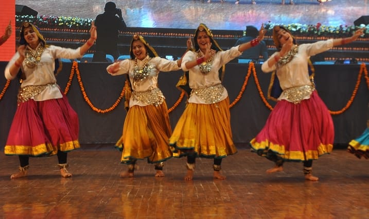 05सीटीके61....एमडीयू के टैगोर सभागार में आयोजित हरियाणा फिल्म फेस्टिवल में प्रस्तुति देते विद्य